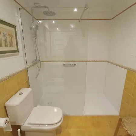 Piso Con Encanto Bajo El Capricho De Gaudi, *
